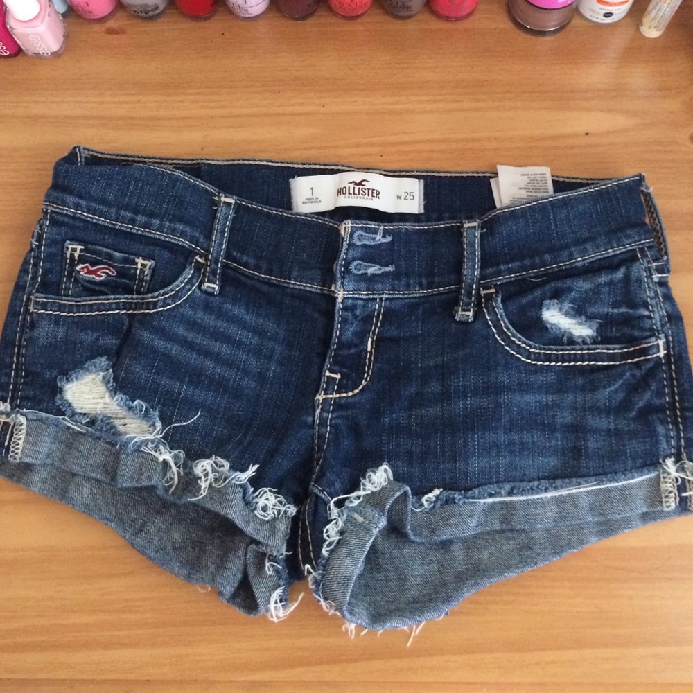 Hollister cut off shorts.